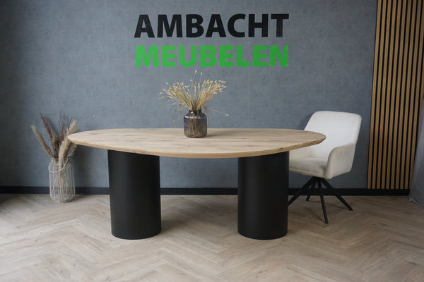 Organische Eiken Tafel Losse Kegels