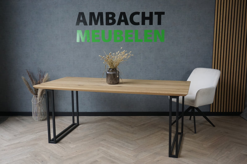 Verjongde Rechte Eiken Tafel Dubbele U-strip