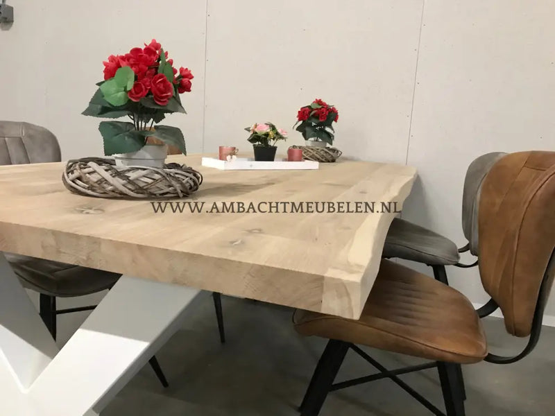 Eiken Boomstamtafel W-model