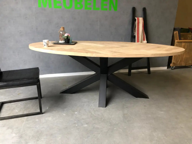 Ovale Eiken Visgraat Tafel Arnhem