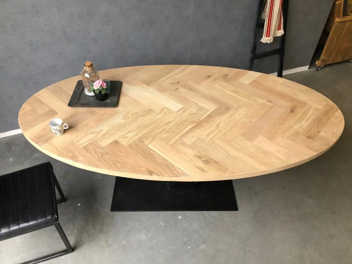 Ovale Eiken Visgraat Tafel Breda