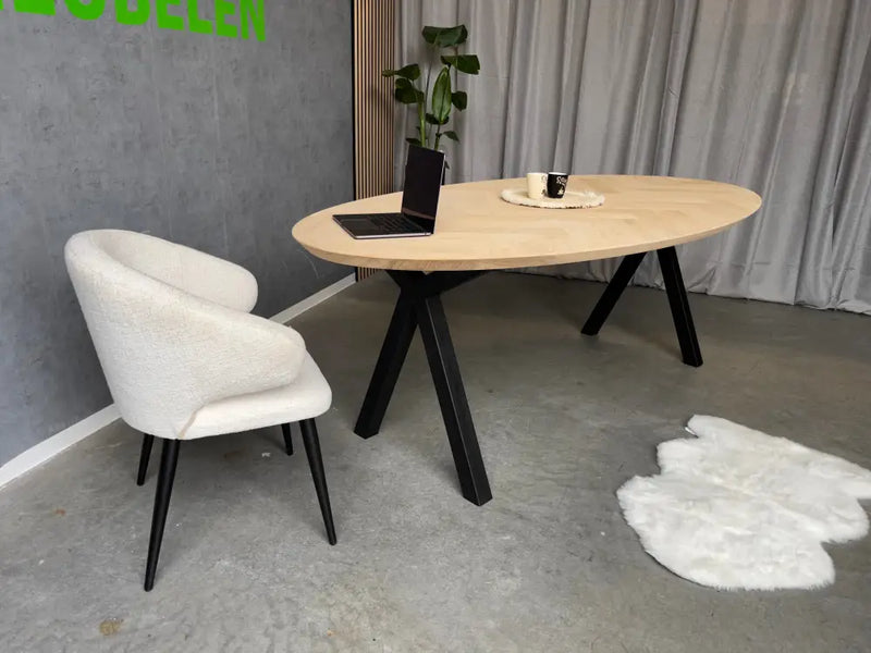 Verjongde Ovale Eiken Visgraat Tafel Brugpoten